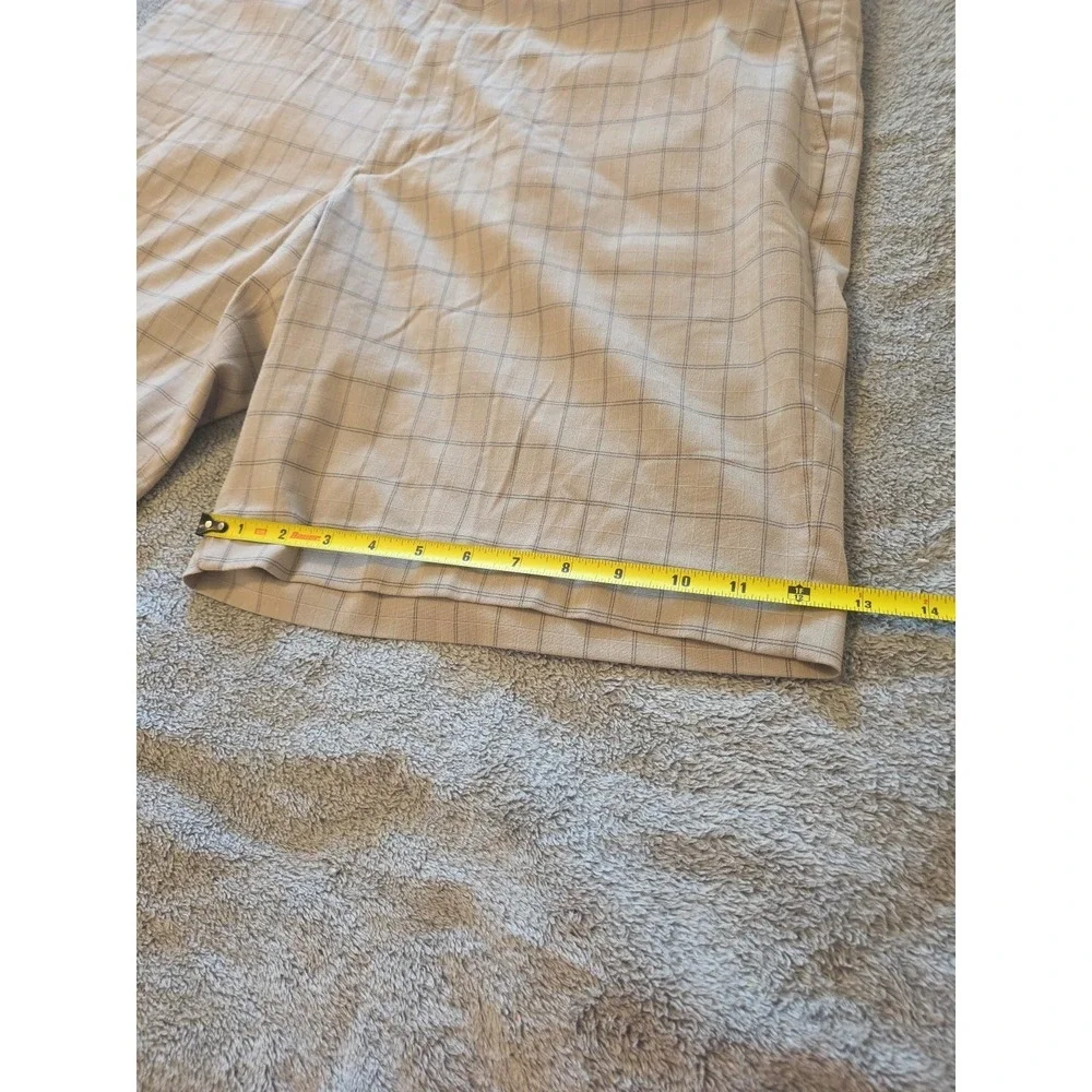 Tiger Woods Collection Tan‎ Plaid Shorts Men's Size 40